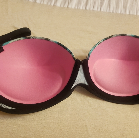 PINK VICTORIA SECRET BRA - Picture 3 of 4